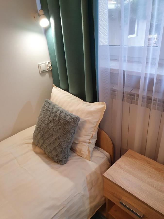 Hostel Mleczna - Metro Zacisze Warsaw Exterior photo