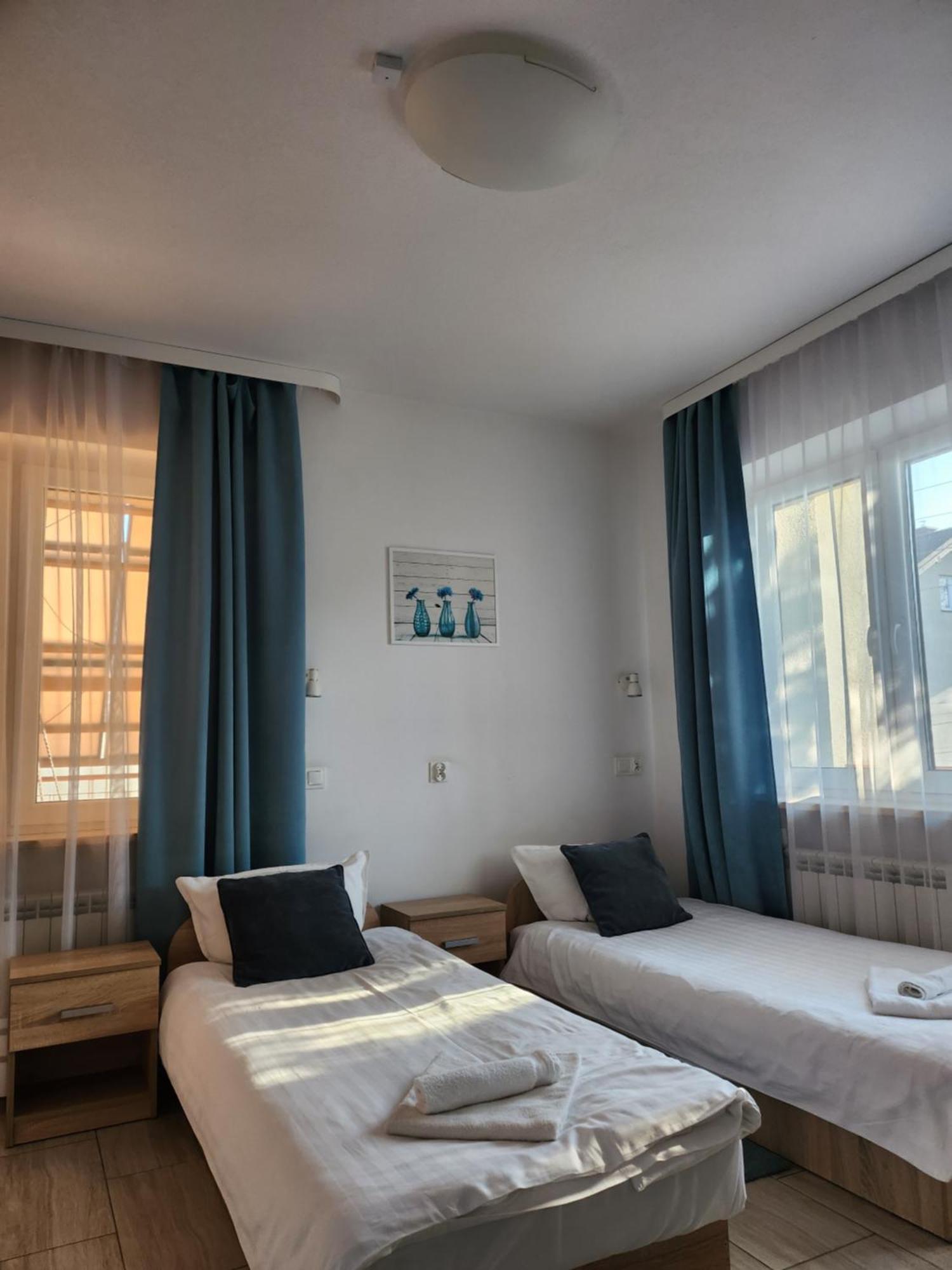 Hostel Mleczna - Metro Zacisze Warsaw Exterior photo